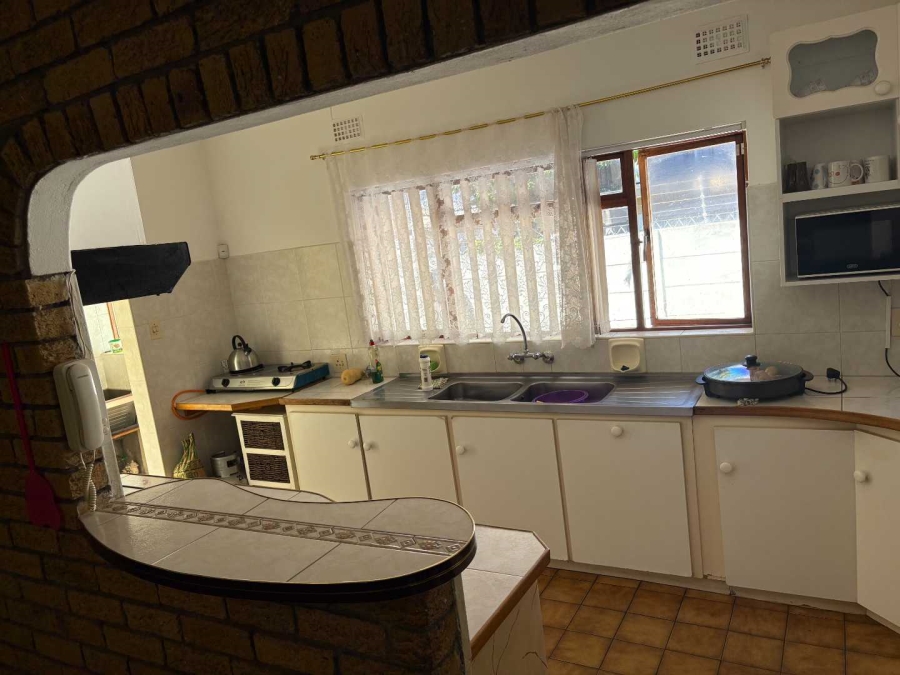 To Let 1 Bedroom Property for Rent in Table View Western Cape